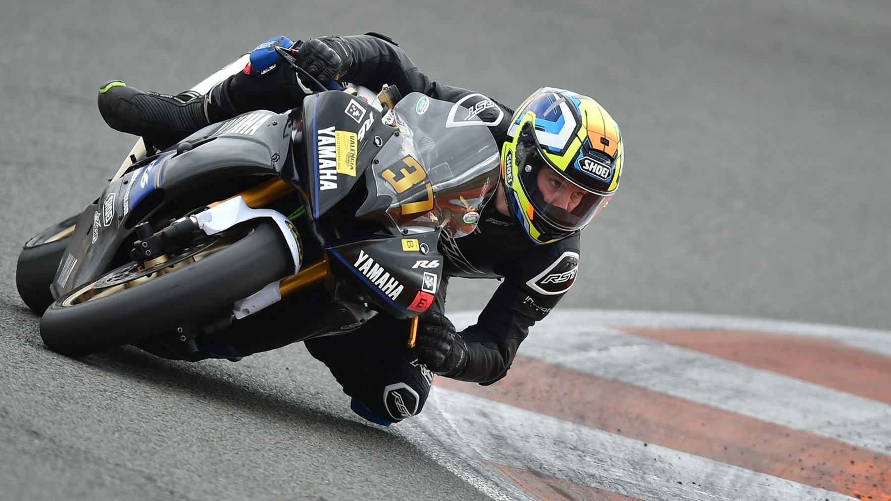 MKT-60501 What Motorcycle Racing Taught Me_EMEA_EN_01sh.jpg